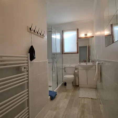 Private With Pool France - Hirondelles